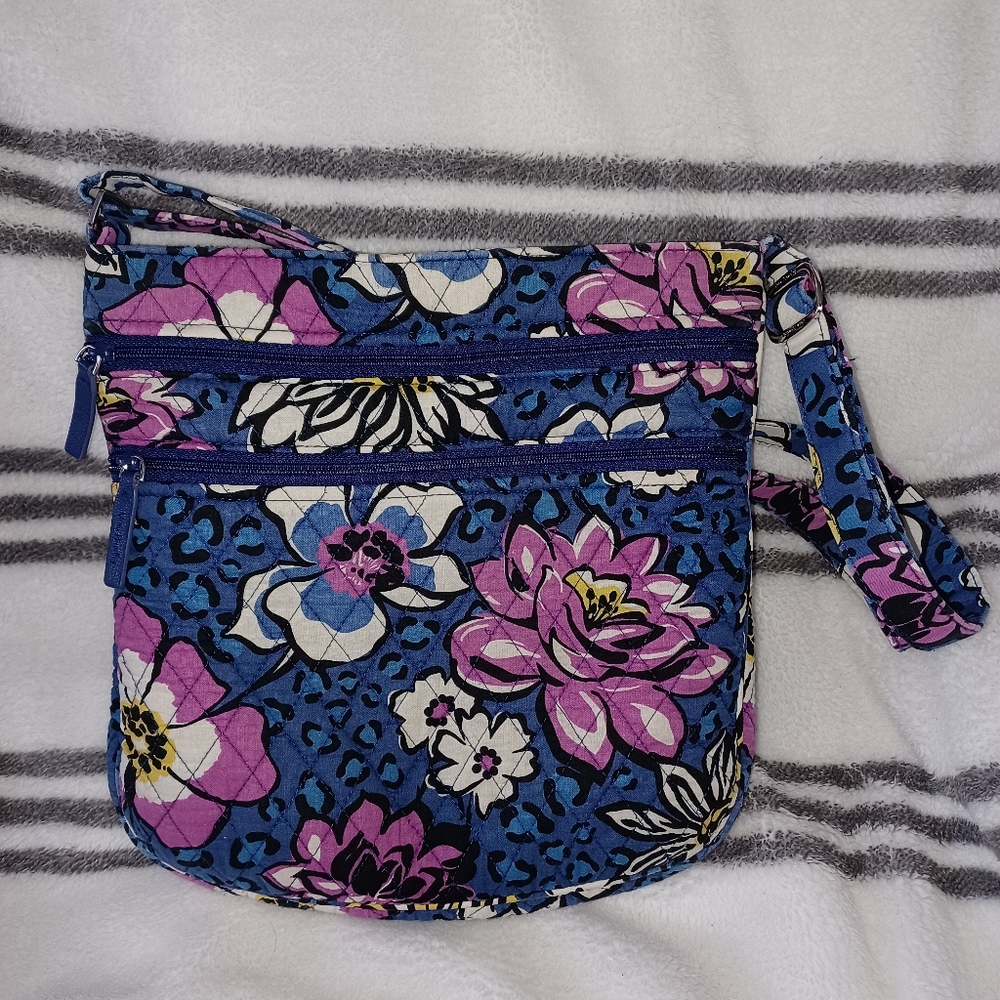 🌻 VERA BRADLEY TRIO ZIP HIPSTER AFRICAN VIOLET